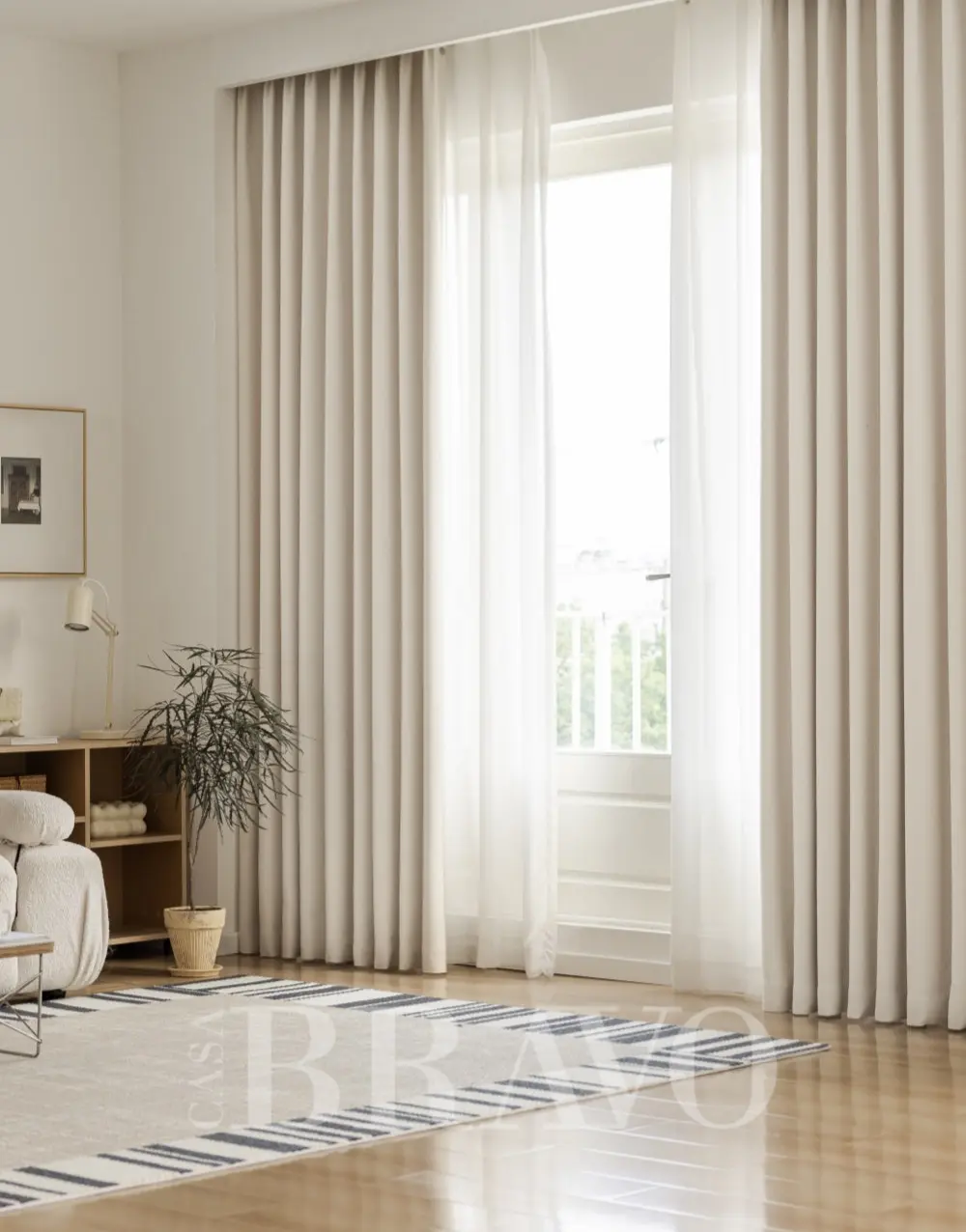 ستائر التعتيم البيج البسيطة من  كازا برافو - أناقة عصرية لكل منزل