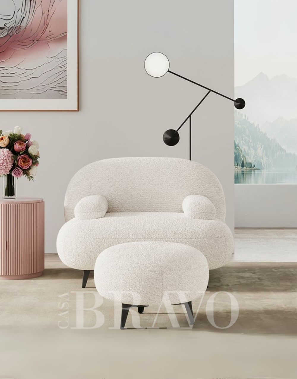 كرسي بذراعين من قماش ليبومبو