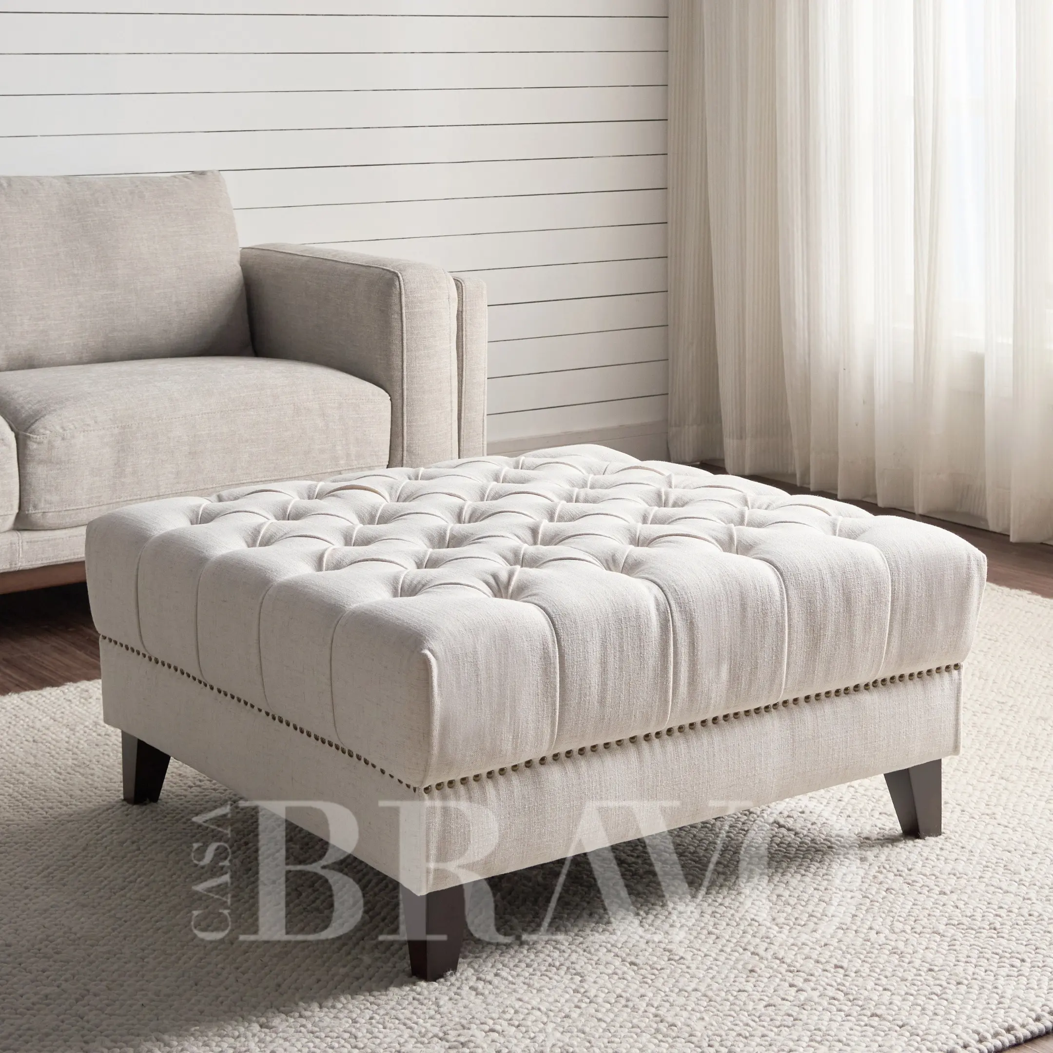 مقعد أنيق مبطن - راحة عصرية تلتقي بالأناقة الخالدة